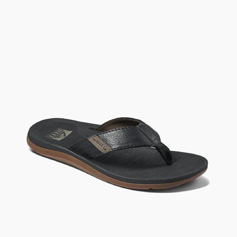 Men's sandals with a perforated leather upper for ventilationMen's sandals with a perforated leather upper for ventilationReef Santa Ana Men's Sandals - Black Men's sandals with a perforated leather upper for ventilationMen's sandals with a perforated leather upper for ventilationReef Santa Ana Men's Sandals - Black