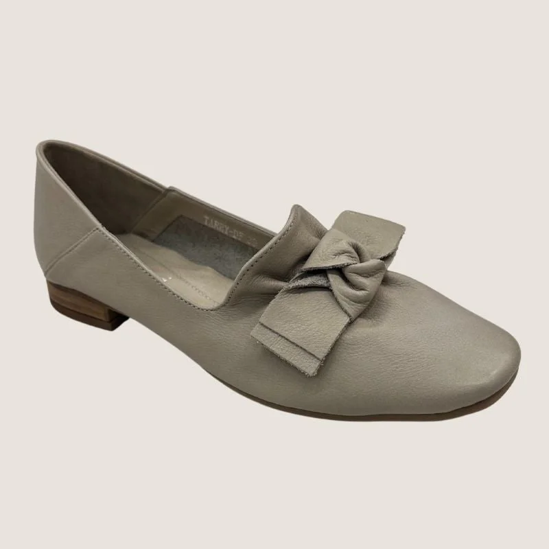 Men's loafers with a contrast stitching detailDiana Ferrari Tarry Loafer