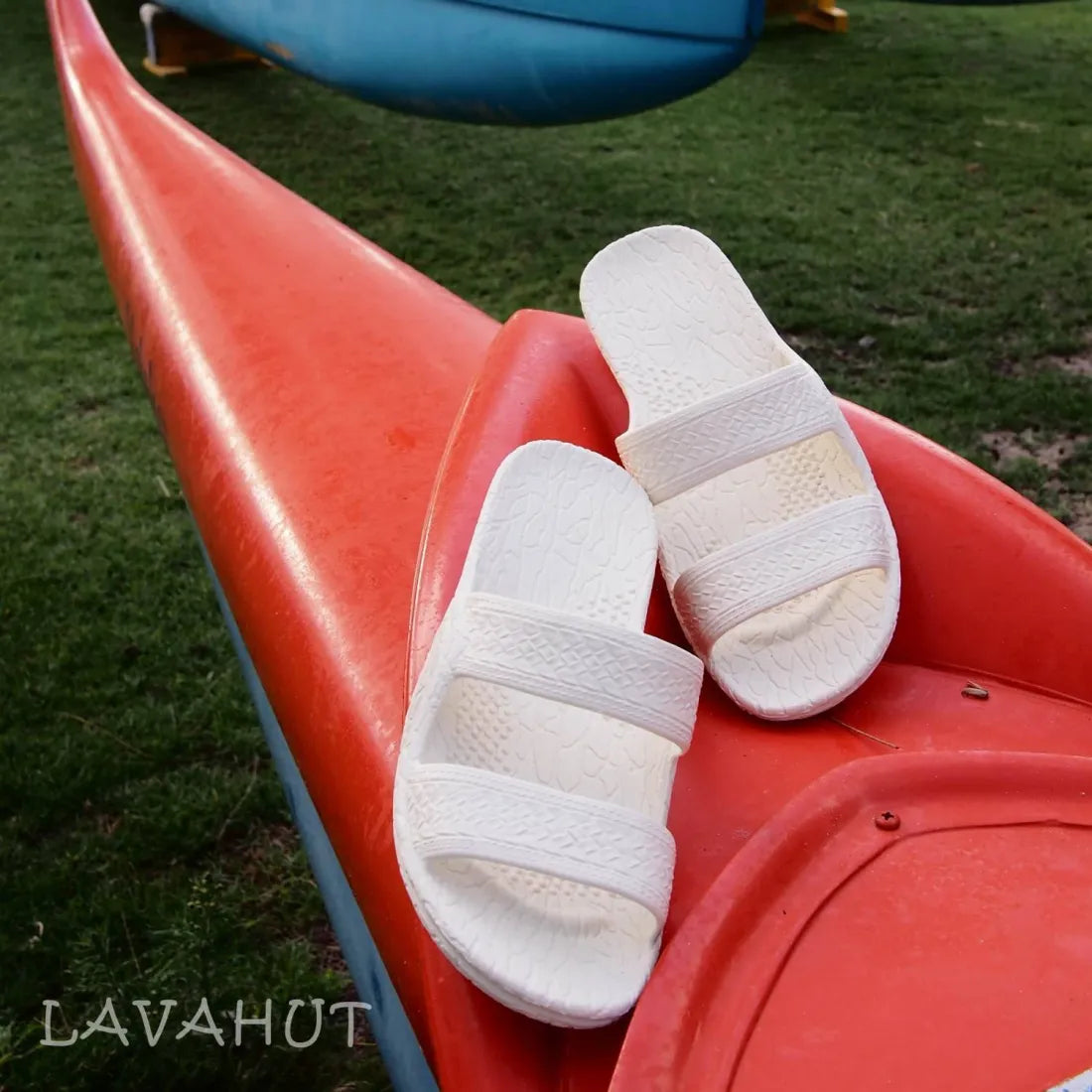 Men's sandals with a pointed toe for a stylish lookMen's sandals with a pointed toe for a stylish lookWhite Classic Jandals® - Pali Hawaii Sandals