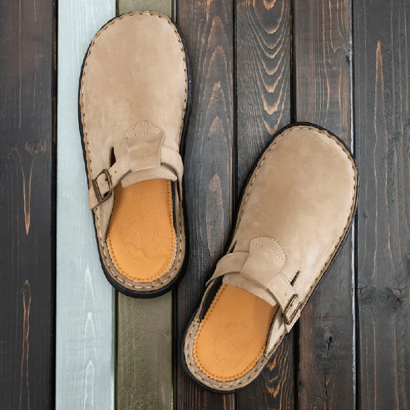 Men's leather sandals with an adjustable strapMen's leather sandals with an adjustable strapSawyer - Leather Clog-Toe Sandal | Olive Nubuck