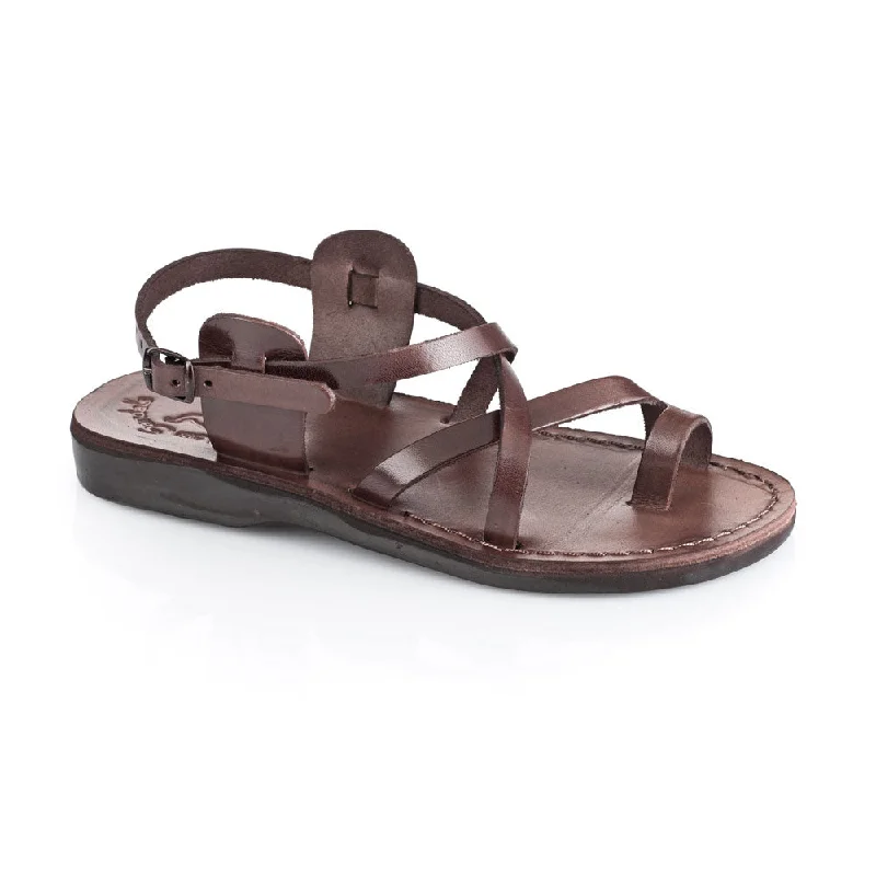 Men's leather sandals with an adjustable strapThe Good Shepherd Buckle - Leather Toe Loop Sandal | Brown Men's leather sandals with an adjustable strapThe Good Shepherd Buckle - Leather Toe Loop Sandal | Brown