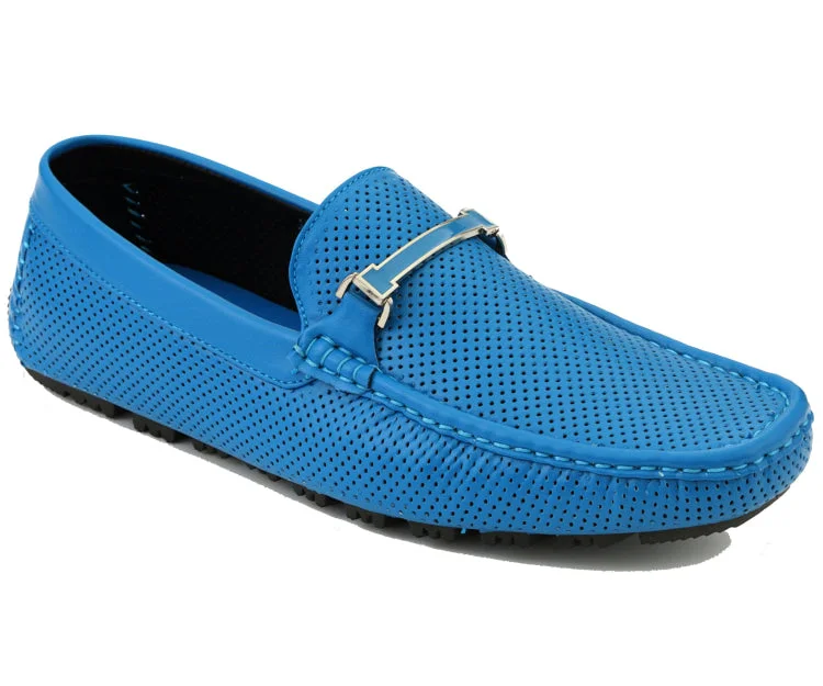 Men's loafers with a perforated leather upper for ventilationCola Pool Blue