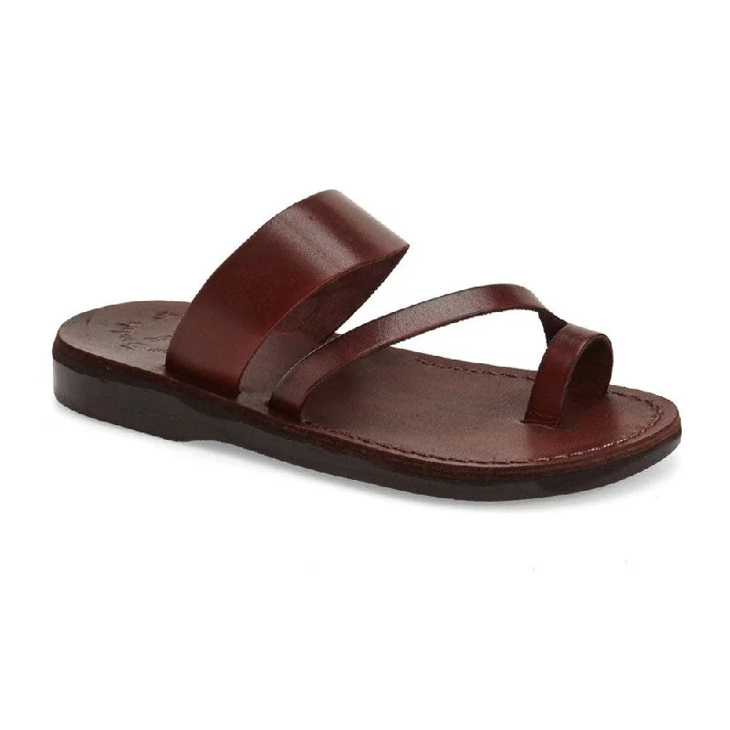 Men's leather sandals with an adjustable strapZohar - Leather Toe Ring Sandal | Brown Men's leather sandals with an adjustable strapZohar - Leather Toe Ring Sandal | Brown