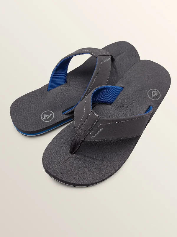 Men's sandals with a cushioned footbedMen's sandals with a cushioned footbedVolcom Victor Mens Sandal - Gunmetal Grey Men's sandals with a cushioned footbedMen's sandals with a cushioned footbedVolcom Victor Mens Sandal - Gunmetal Grey