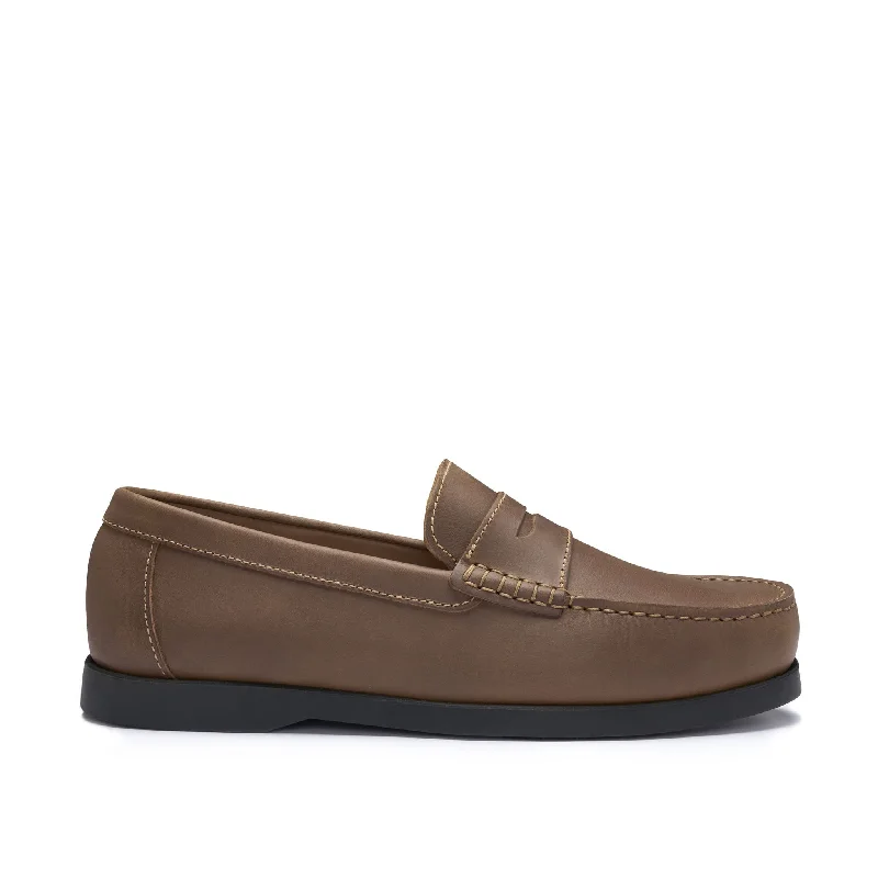Men's loafers in a neutral color like black or brownBoat Loafers, light brown leather
