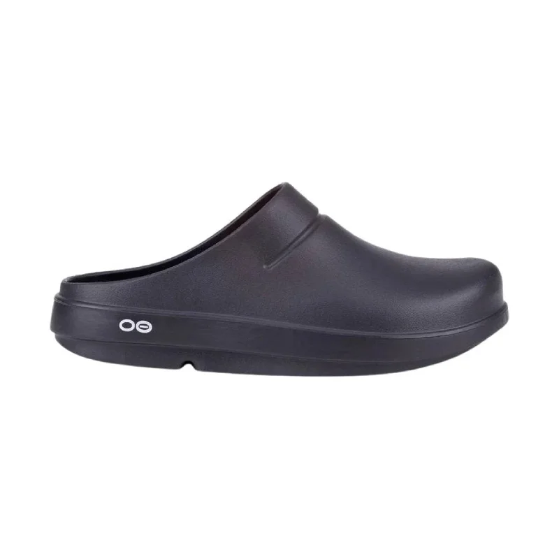 Men's sandals with a buckle closureOOfos OOcloog Clog - Black