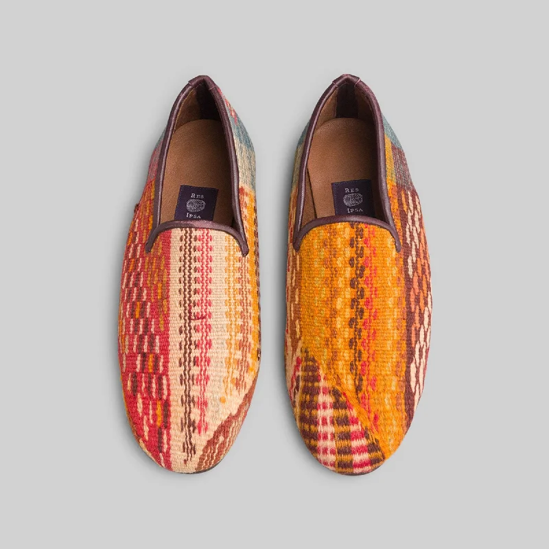 Men's loafers with a flexible sole for easy movementMen's Kilim Loafer Size 8