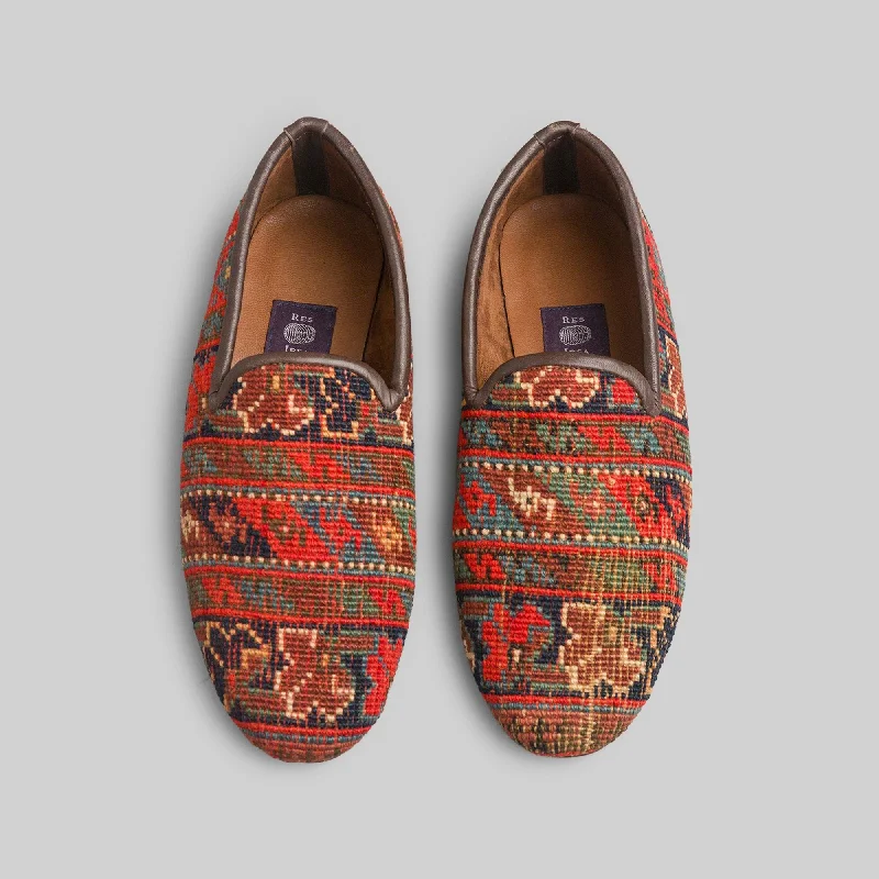 Men's loafers with a tassel front for a classic lookMen's Kilim Loafer Size 7