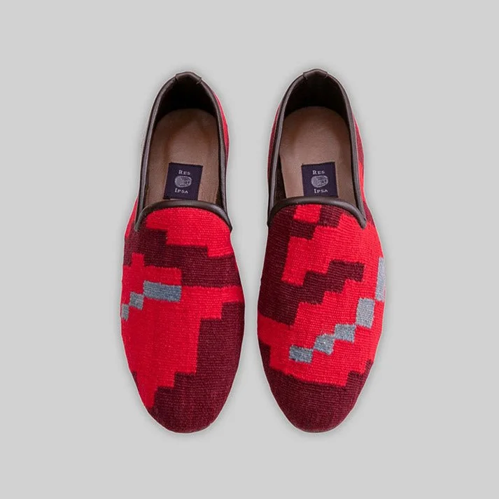 Men's loafers with a stretchy side panel for a better fitMen's Kilim Loafer Size 8