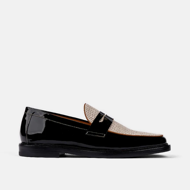 Men's loafers with a perforated leather upper for ventilationCalum Black/White Leather Penny Loafers