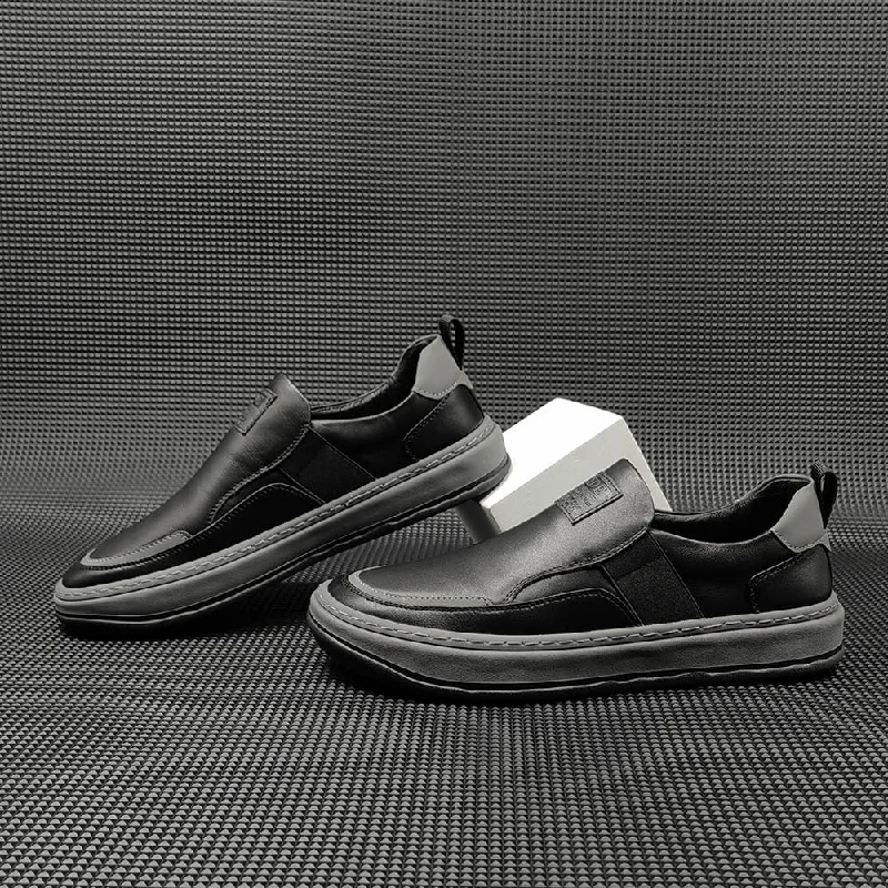 Men's loafers with a tassel front for a classic lookMen Minimalist Leather Flat Casual Loafers