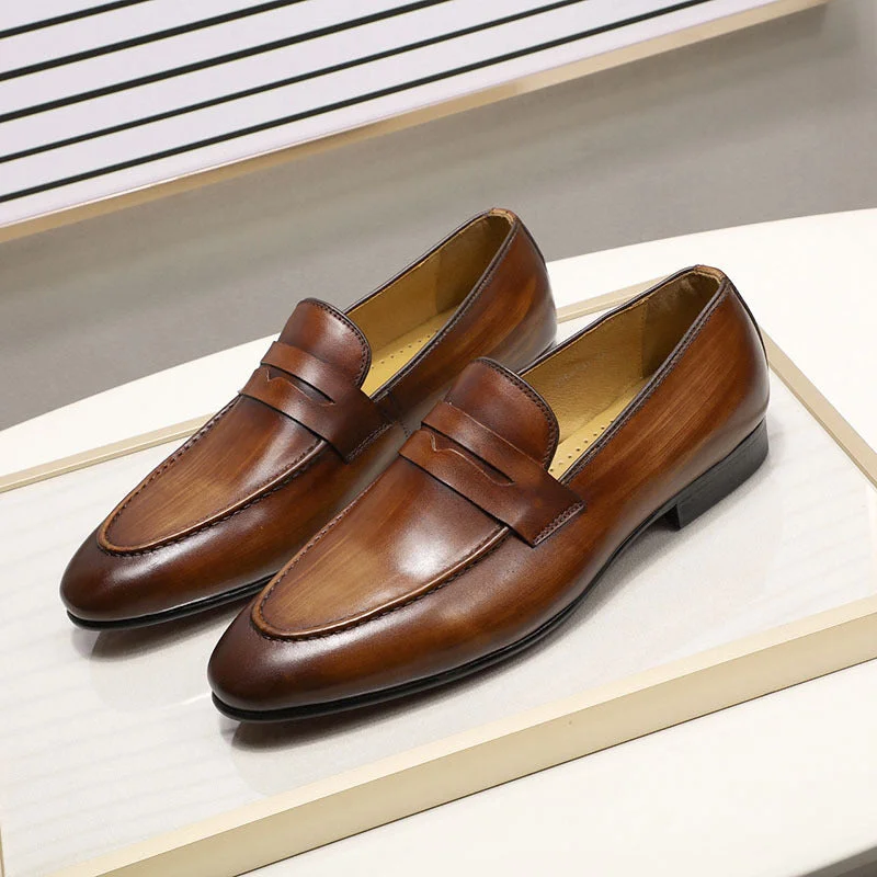 Men's loafers with a stretchy side panel for a better fitMen Cowhide Casual Leather Retro Loafers