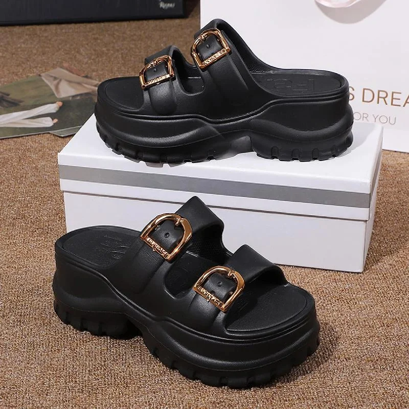 Men's slippers with a stretchy side panel for a better fit Dual strap comfy