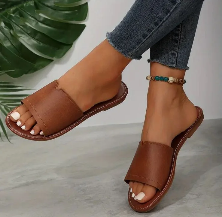 Men's slippers with a pointed toe for a stylish appearance Calita slipper