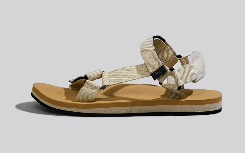 Men's sandals with a shock - absorbing insole Airy Strap Sandals : Tan-Beige