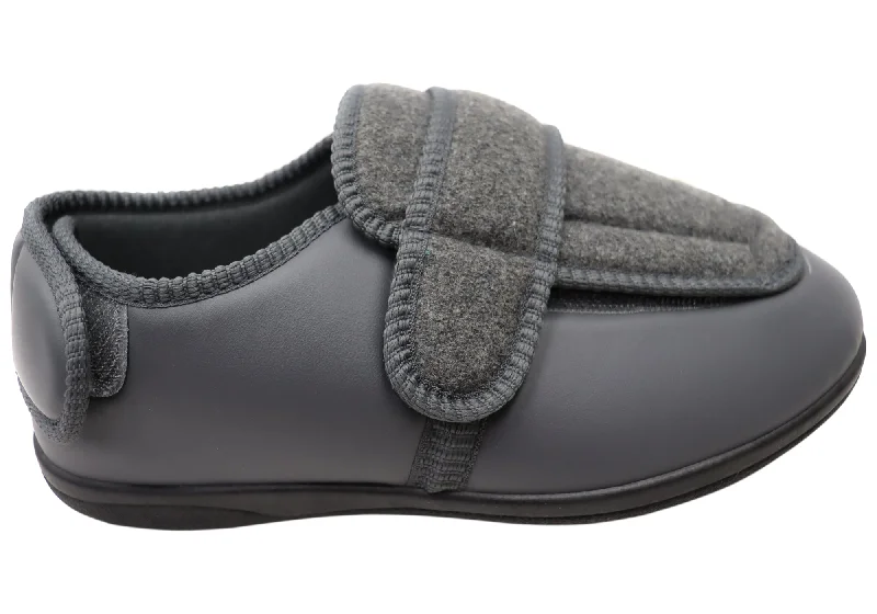 Men's slippers with a padded footbed for all - day comfort Homyped Mens Arnold Outdoor Adjustable Strap Extra Extra Wide Slippers