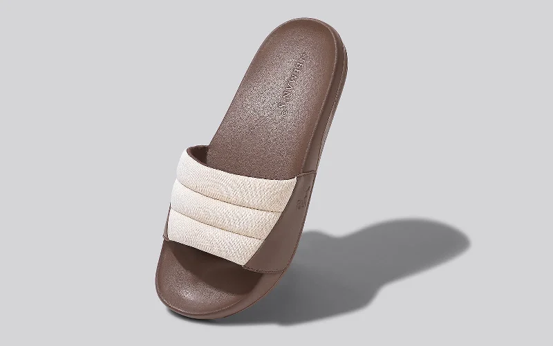 Men's sandals with a contrast stitching detail Squooshy Slides for Men : Ivory-Brown Men's sandals with a contrast stitching detail Squooshy Slides for Men : Ivory-Brown