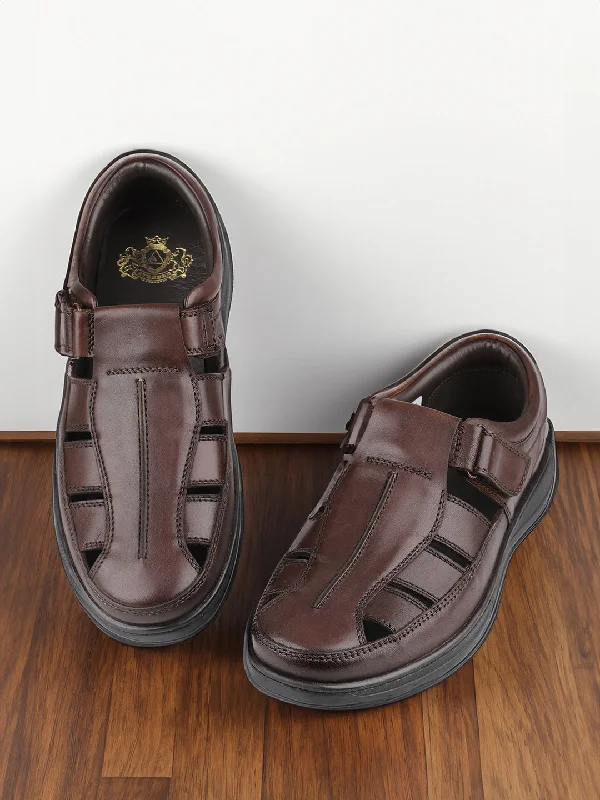 Men's sandals with a padded heelMen's sandals with a padded heelAtesber Brown Casual Sandal For Men