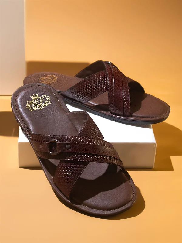 Men's sandals with a flexible sole for easy movementMen's sandals with a flexible sole for easy movementAtesber Cherry Textured Sandals For Men