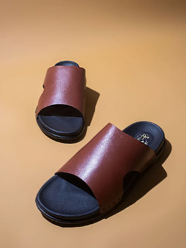 Men's sandals with a contrast stitching detailMen's sandals with a contrast stitching detailAtesber Tan Casual Slipon Sandal For Men's