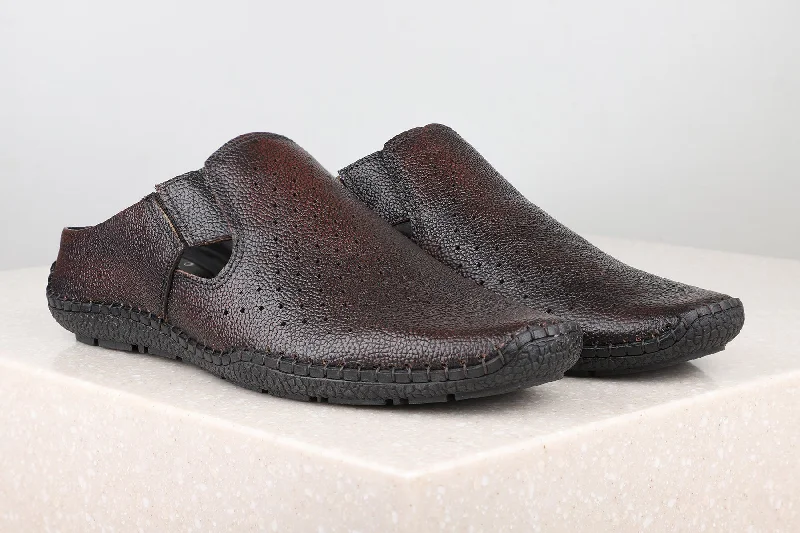 Men's sandals with a leather lining for comfortClosed Toe-Brown