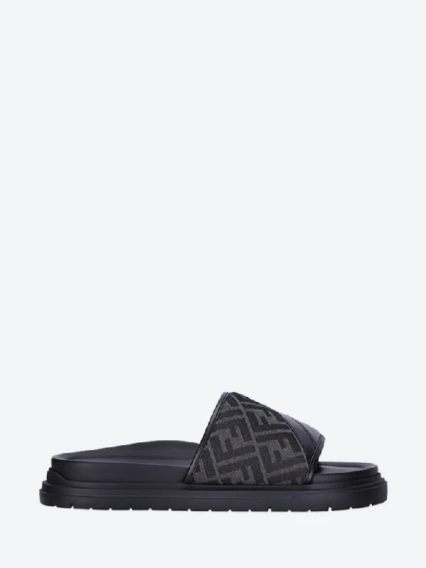 Men's sandals with a padded heelMen's sandals with a padded heelSandal mix vitello ff fabric sandal