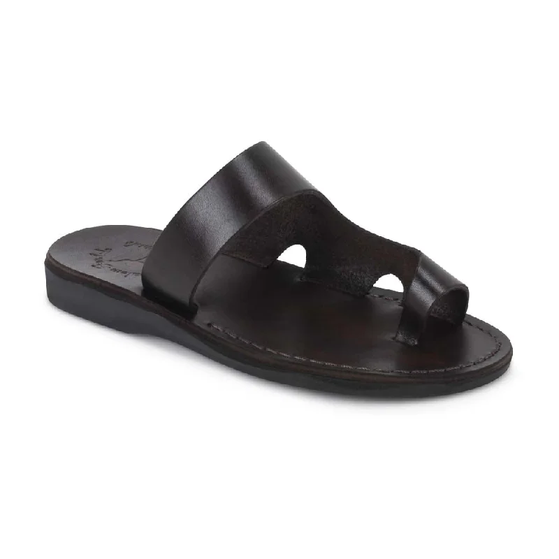 Men's sandals with a perforated leather upper for ventilationMen's sandals with a perforated leather upper for ventilationHarper - Leather Toe Ring Sandal | Brown