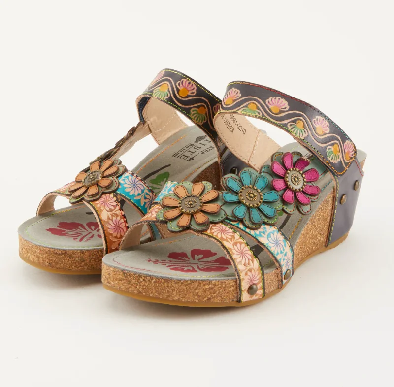 Men's sandals with a rubber sole for tractionMen's sandals with a rubber sole for tractionL'Artiste Delight Slide Sandals