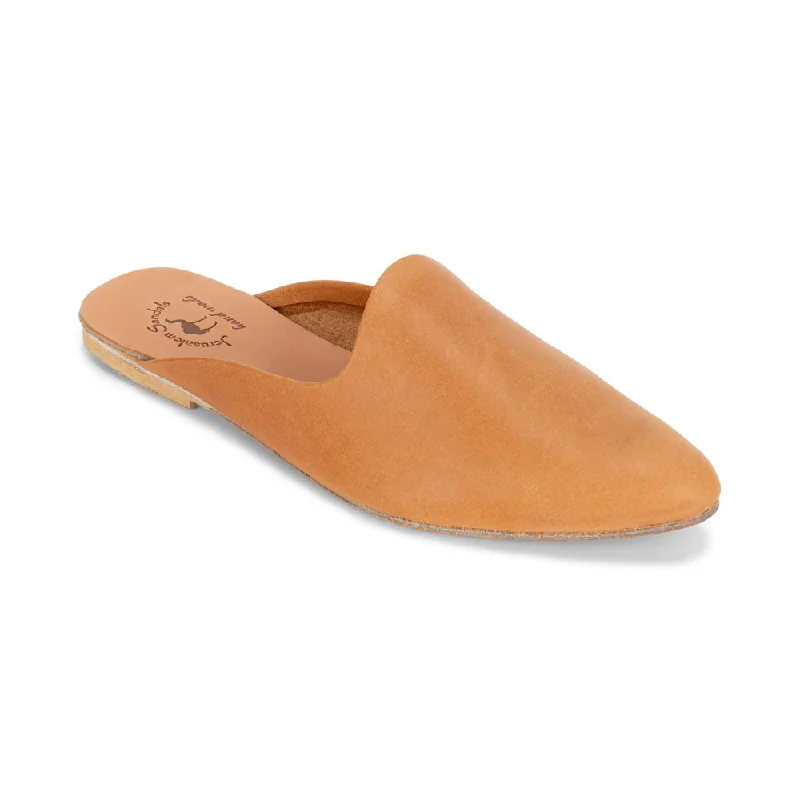 Men's leather sandals with an adjustable strapNihi - Pointed Toe Leather Mule | Honey Men's leather sandals with an adjustable strapNihi - Pointed Toe Leather Mule | Honey