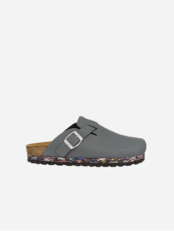 Men's sandals with a perforated leather upper for ventilationVienna Unisex Vegan Leather Clogs | Night