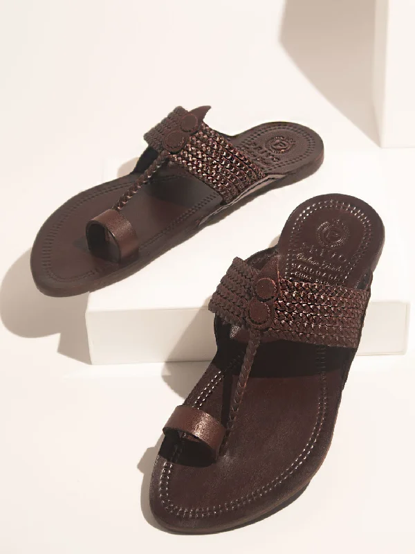 Men's sandals with a shock - absorbing insolePrivo Brown Ethnic Kolhapuri For Men