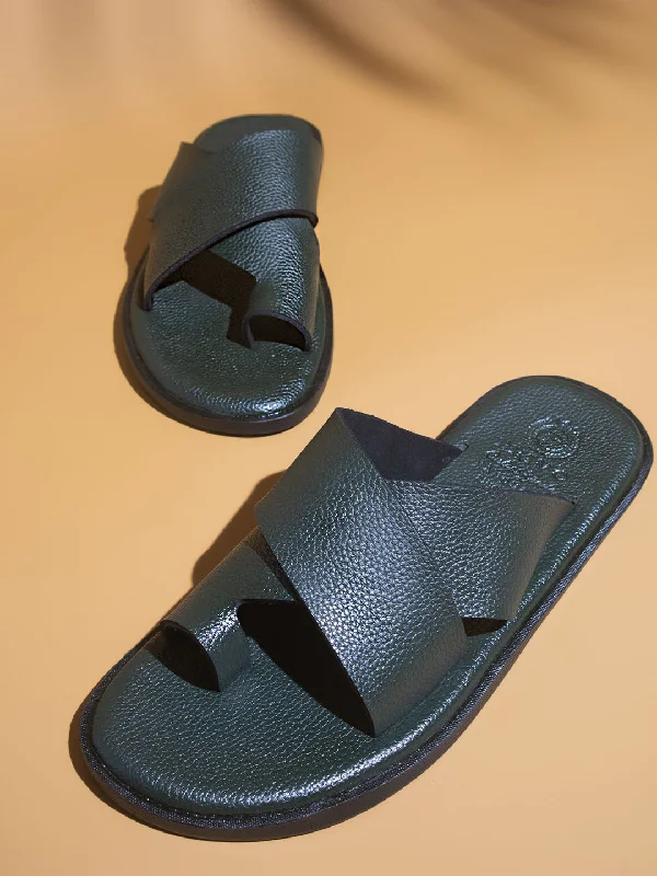 Flip - flop style men's sandals for beach wearFlip - flop style men's sandals for beach wearPrivo Green One Toe Casual Sandal For Men
