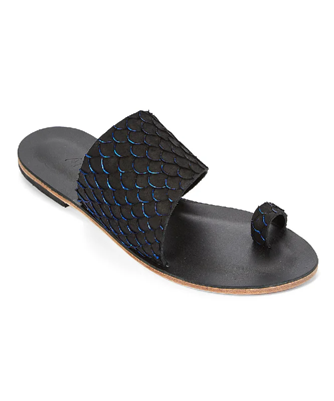 Men's leather sandals with an adjustable strapWilshire Blvd - Classic Slide with Toe Loop And Real Fish Scale Leather | Blue Men's leather sandals with an adjustable strapWilshire Blvd - Classic Slide with Toe Loop And Real Fish Scale Leather | Blue