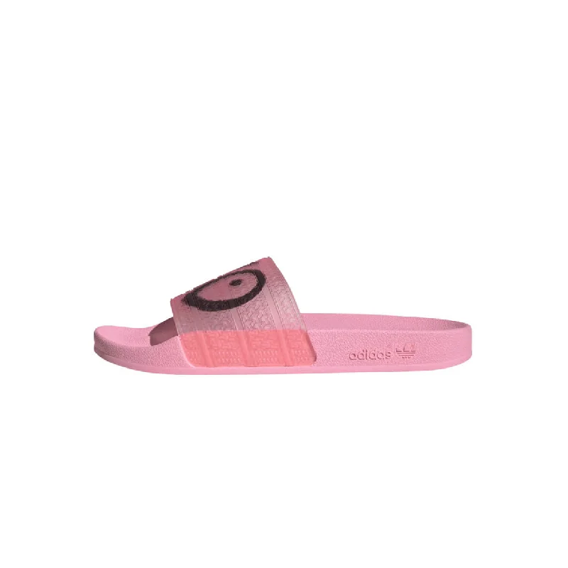 Men's soccer - inspired sneakers with a studded soleadidas x André Saraiva Adilette André Seraiva Pink Men's soccer - inspired sneakers with a studded soleadidas x André Saraiva Adilette André Seraiva Pink