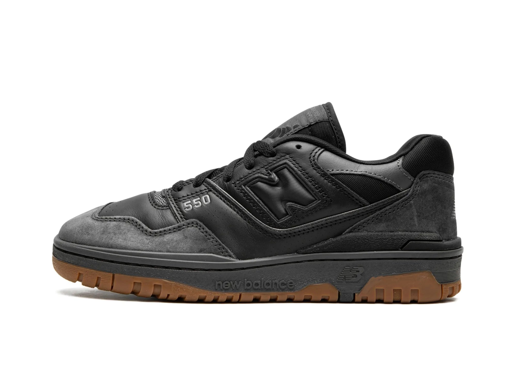 Men's retro - inspired basketball sneakers with a high - top designNew Balance 550 "Black Gum White" Men's retro - inspired basketball sneakers with a high - top designNew Balance 550 "Black Gum White"