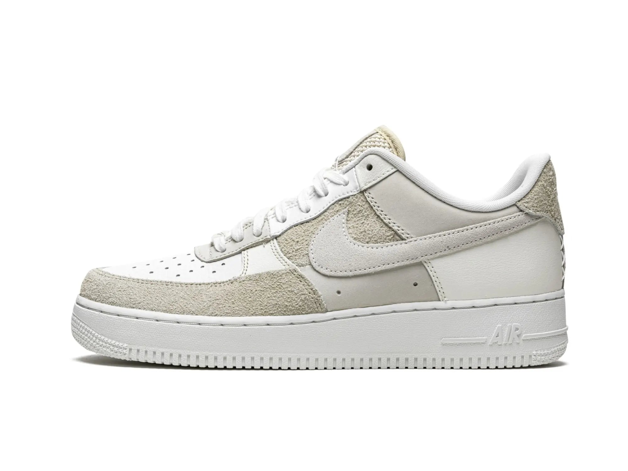 Men's hiking sneakers with a high - traction soleNike Air Force 1 "Coconut Milk"