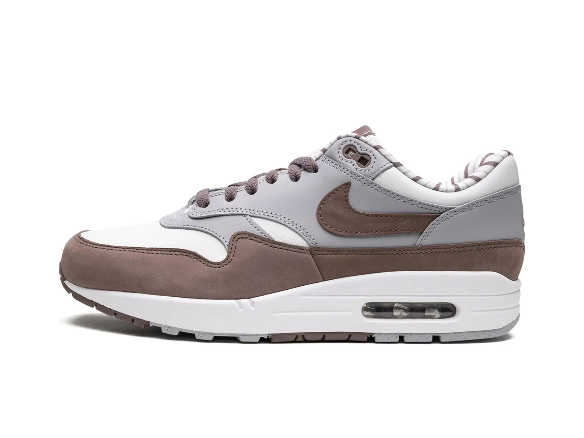 Men's chunky - sole sneakers for a trendy lookNike Air Max 1 Premium "Shima Shima"