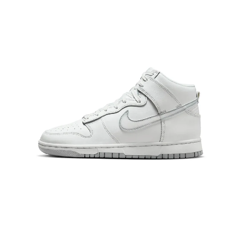 Men's retro - inspired basketball sneakers with a high - top designNike Dunk High Retro Airbrush Swoosh