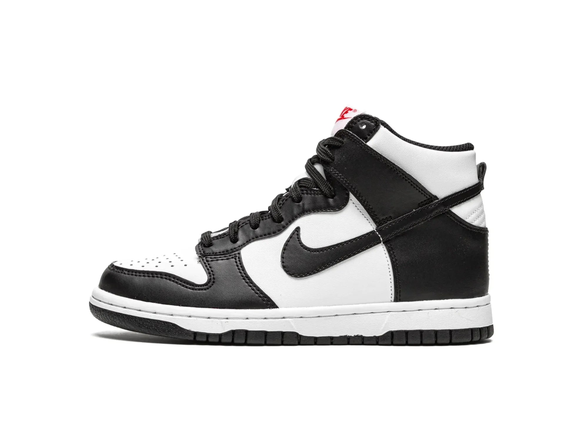 Men's waterproof hiking sneakers with a Gore - Tex liningNike Dunk High "Panda"