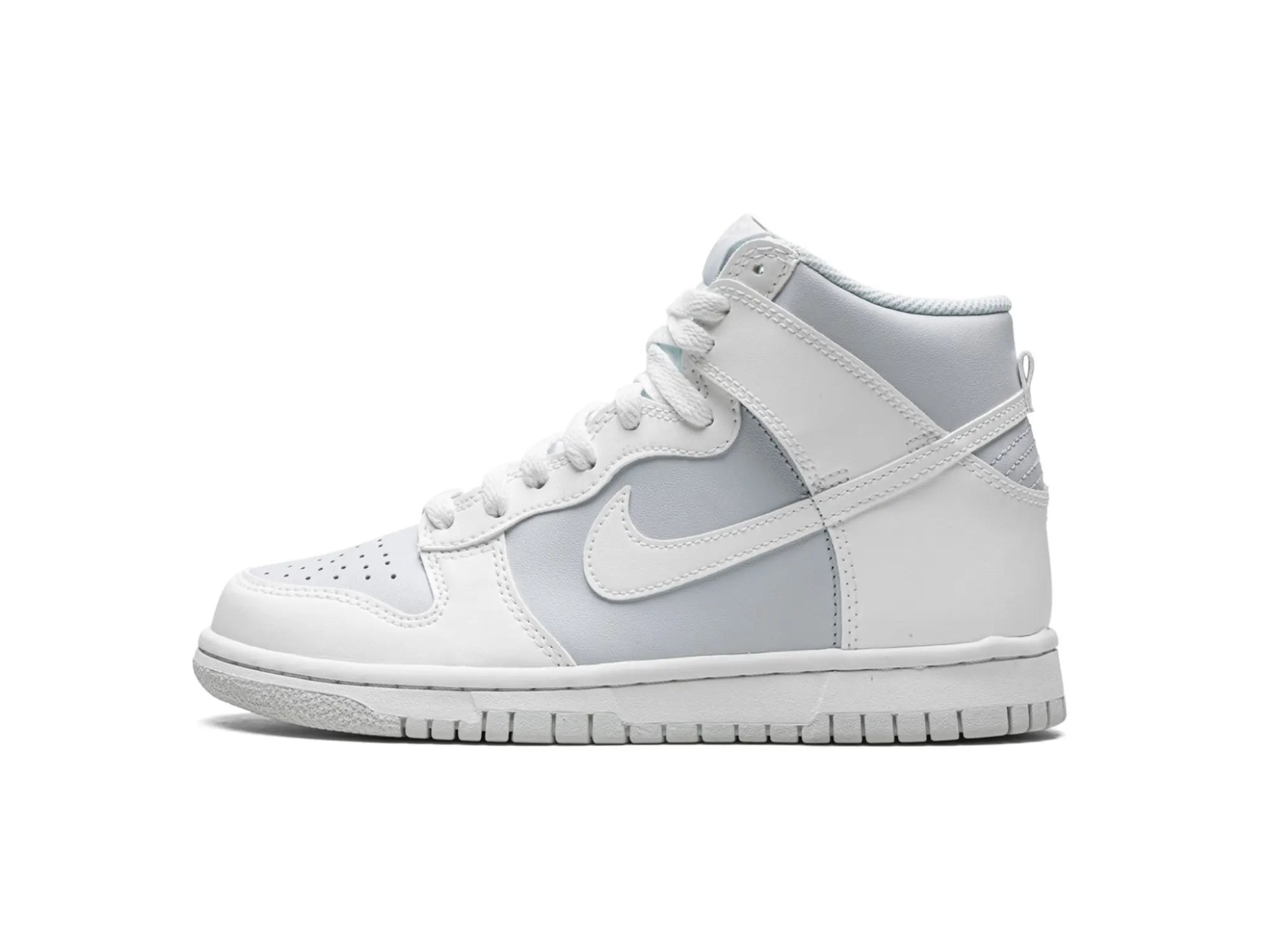 Men's soccer - inspired sneakers with a studded soleNike Dunk High "Summit White Football Grey"