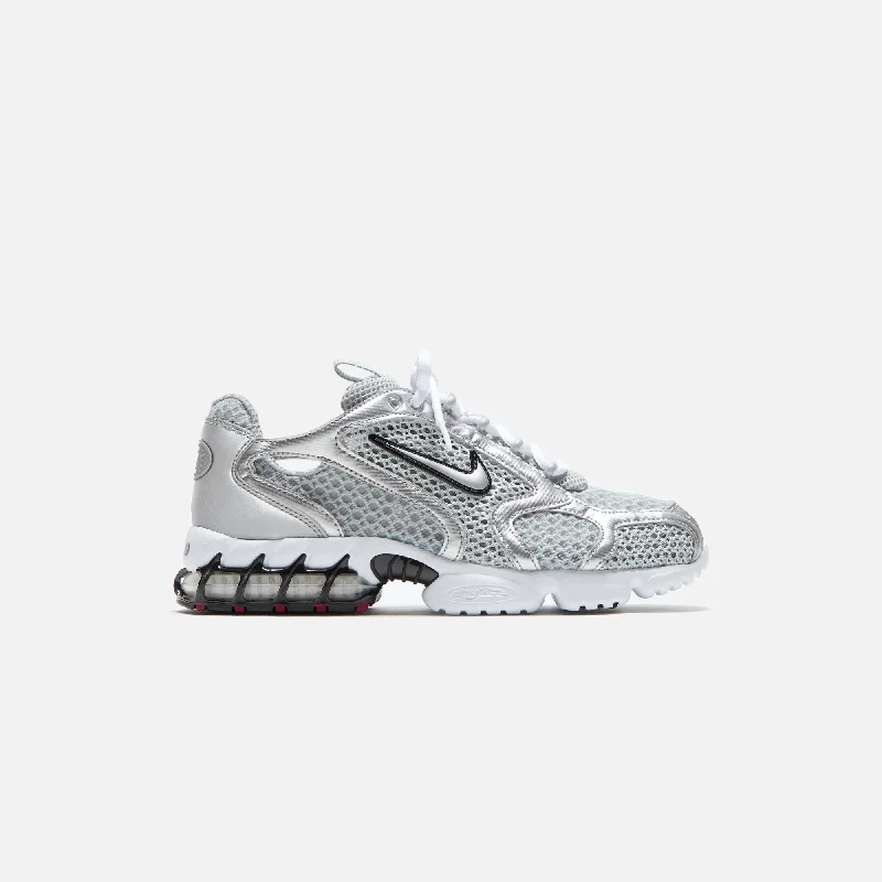 Men's lifestyle sneakers with a premium material constructionNike Air Zoom Spiridon Cage 2 - Light Smoke Grey / Metallic Silver Men's lifestyle sneakers with a premium material constructionNike Air Zoom Spiridon Cage 2 - Light Smoke Grey / Metallic Silver