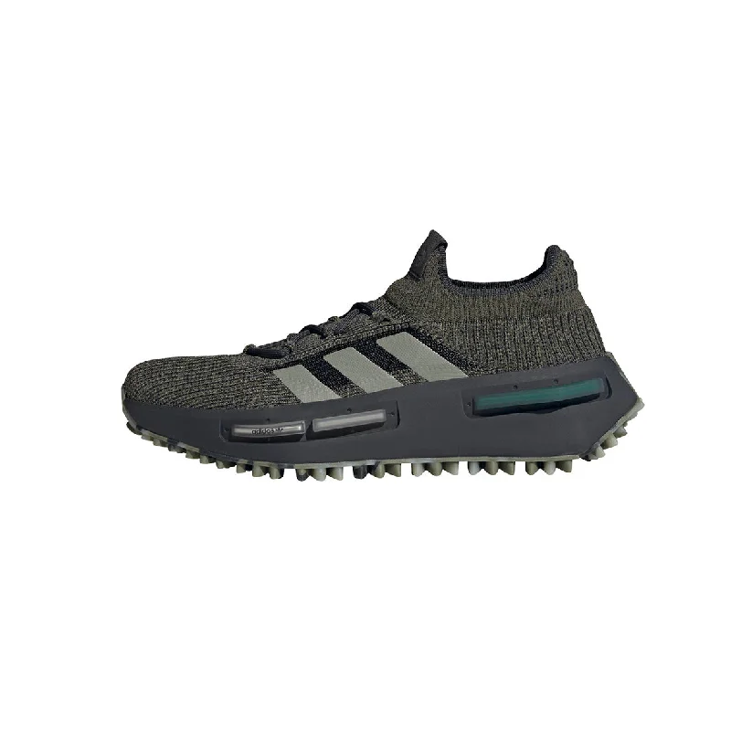Men's casual leather sneakers with a distressed finishadidas NMD_S1 Carbon