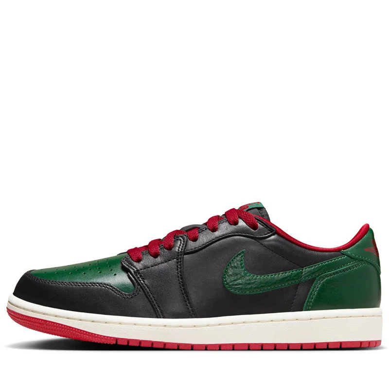 Water - Resistant Women's Hiking Sneakers with Traction Outsoles for Outdoor AdventuresWomen's Air Jordan 1 Low OG - Black/Gorge Green