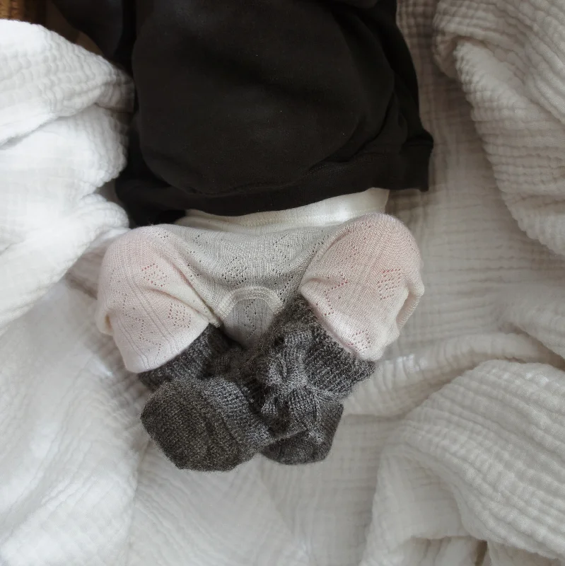 women's waterproof bootiesNewborn socks - 100% Organic wool - Dark grey